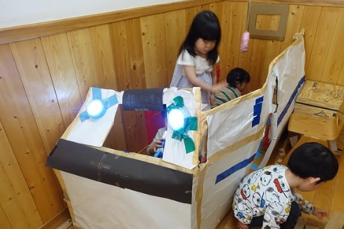 さくらのその保育園　「電車ごっこ」